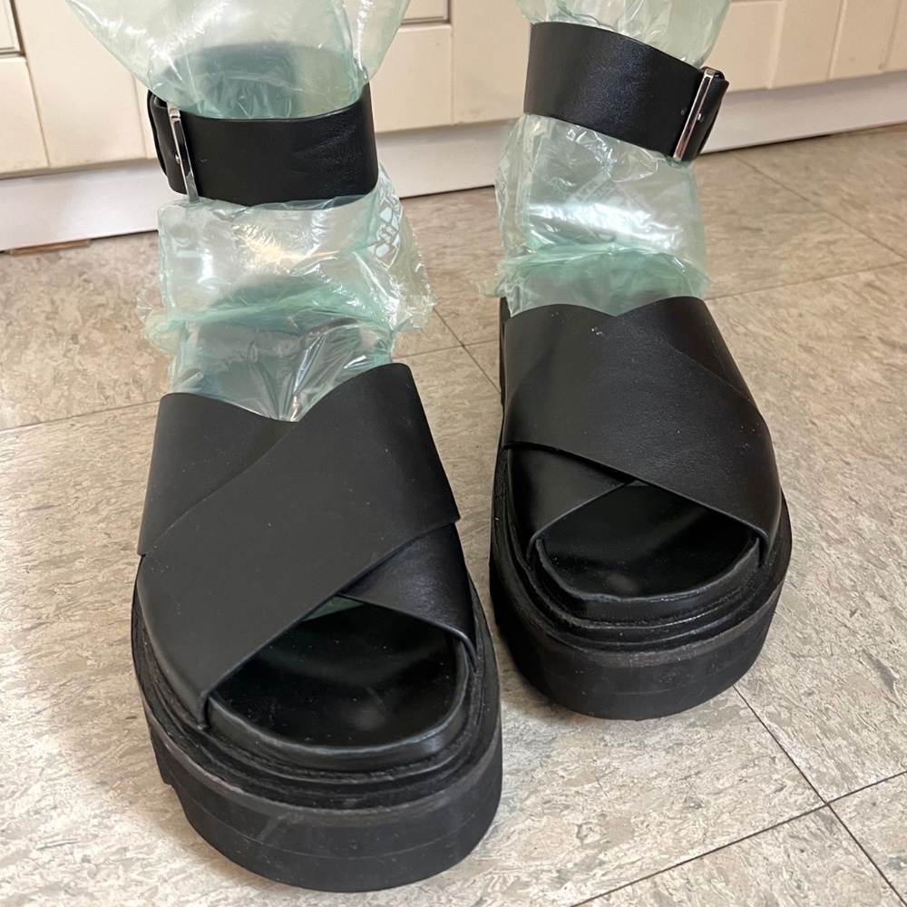 Calvin Klein Womens Black Leather Summer Ankle Strap Chunky Platform Sandals